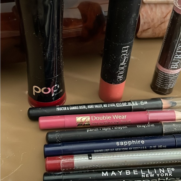 Variety of mostly NWT makeup - Picture 3 of 11